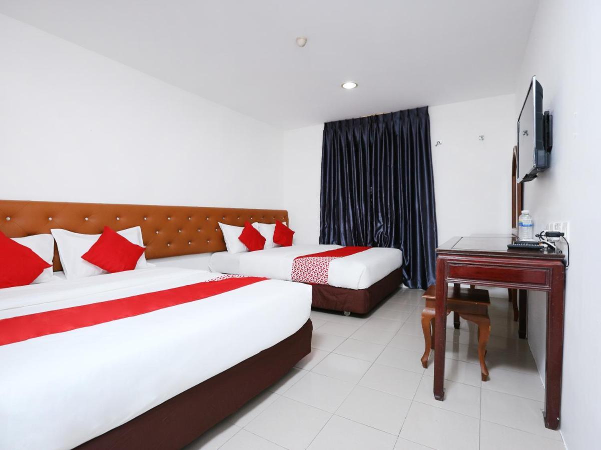 Oyo 89672 Eg Hotel Jj Johor Bahru Extérieur photo
