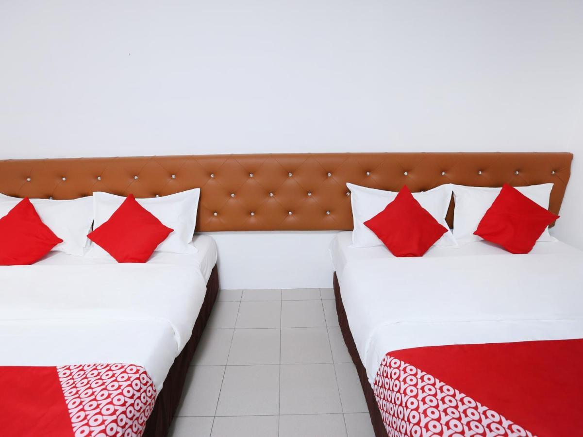 Oyo 89672 Eg Hotel Jj Johor Bahru Extérieur photo