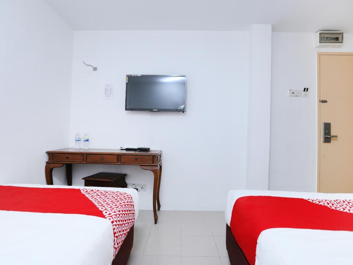 Oyo 89672 Eg Hotel Jj Johor Bahru Extérieur photo