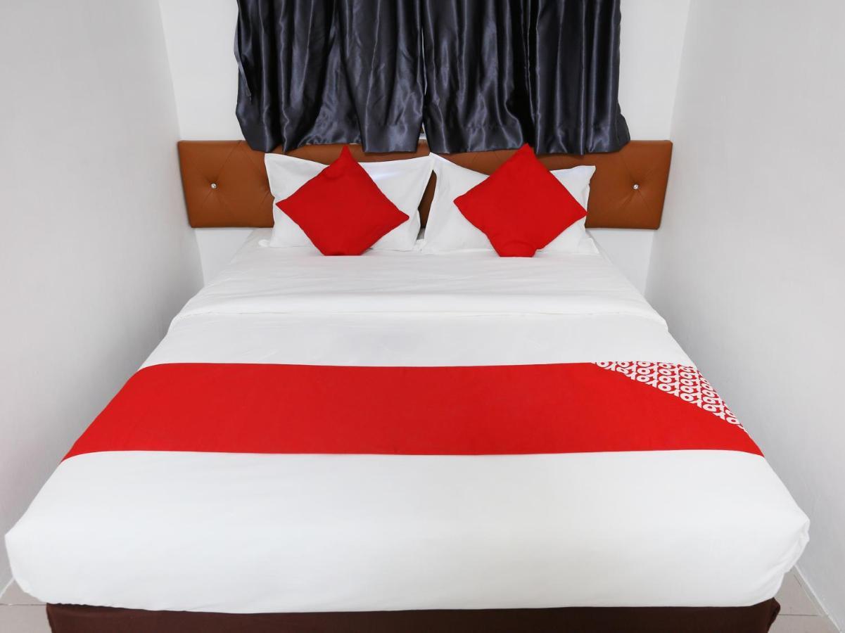 Oyo 89672 Eg Hotel Jj Johor Bahru Extérieur photo