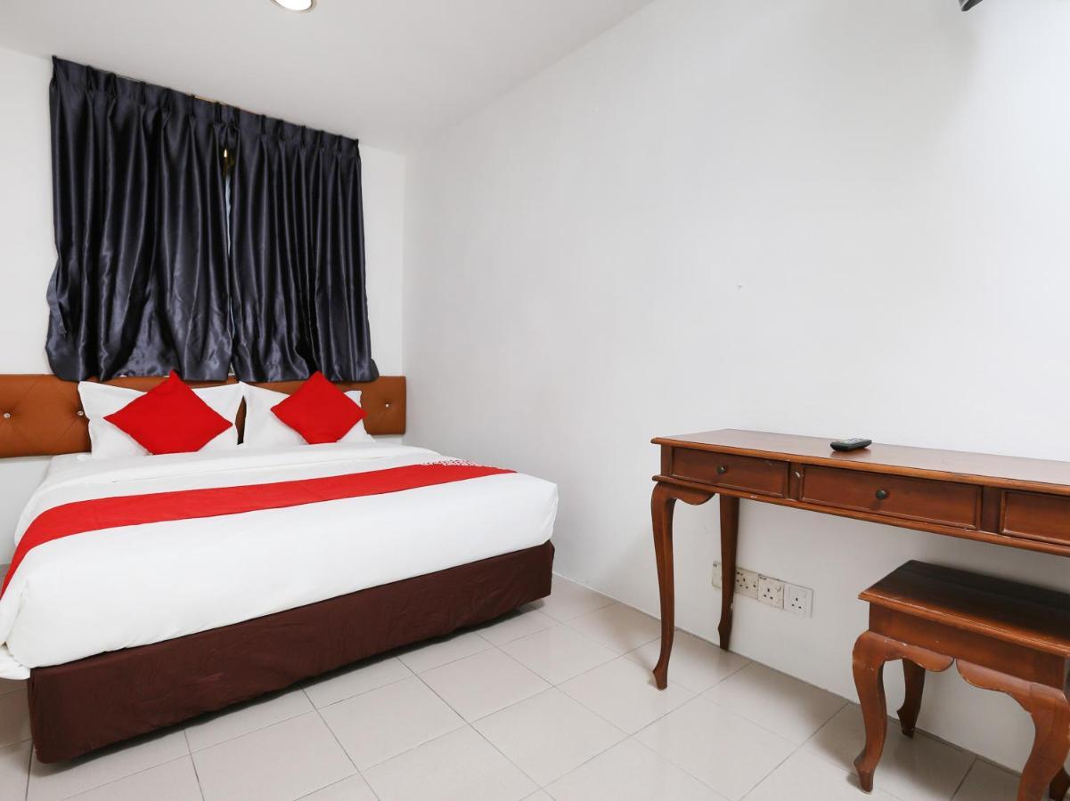 Oyo 89672 Eg Hotel Jj Johor Bahru Extérieur photo
