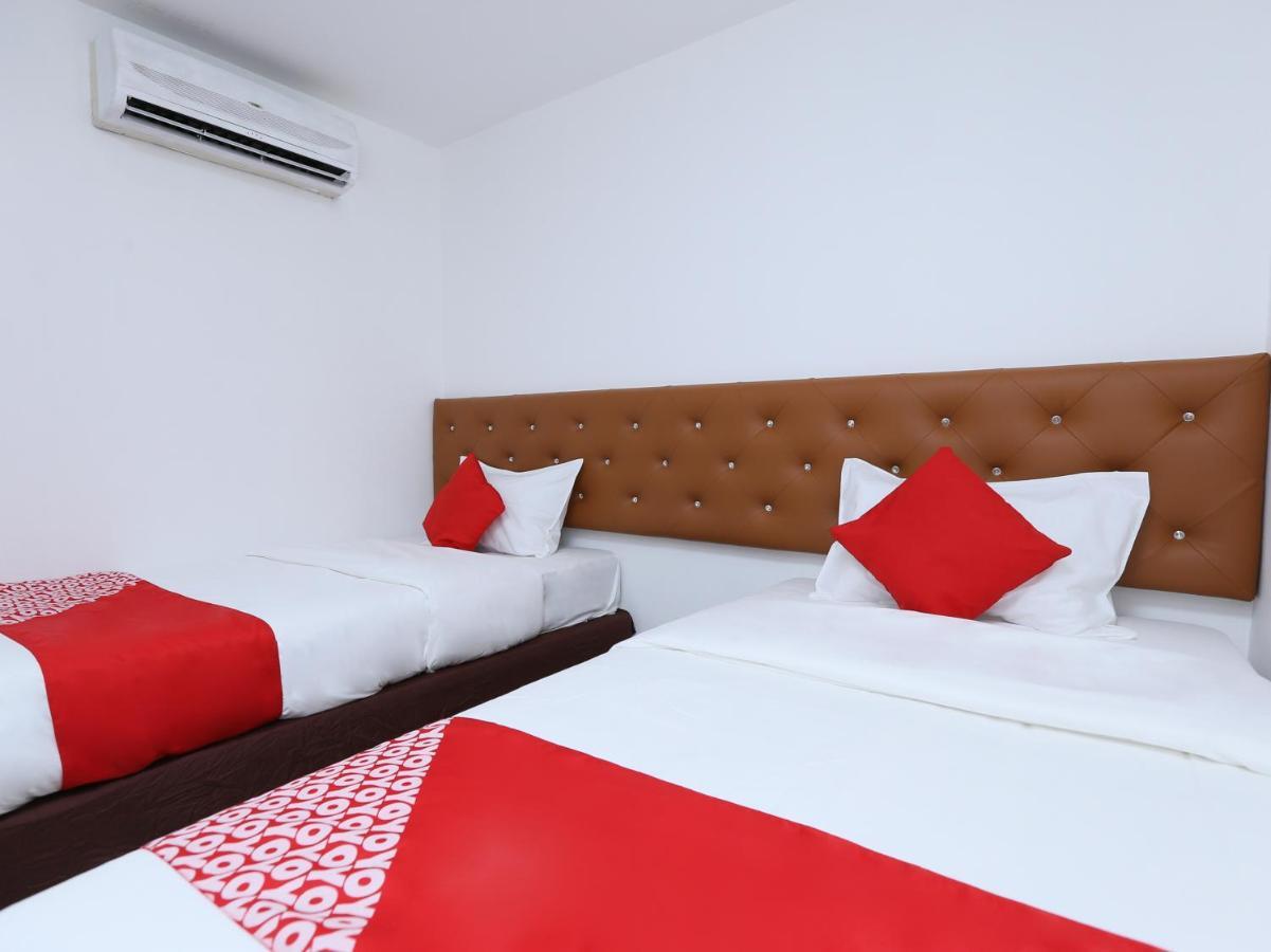 Oyo 89672 Eg Hotel Jj Johor Bahru Extérieur photo