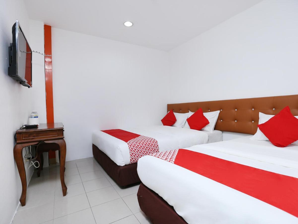 Oyo 89672 Eg Hotel Jj Johor Bahru Extérieur photo