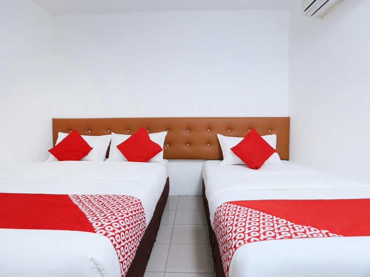 Oyo 89672 Eg Hotel Jj Johor Bahru Extérieur photo