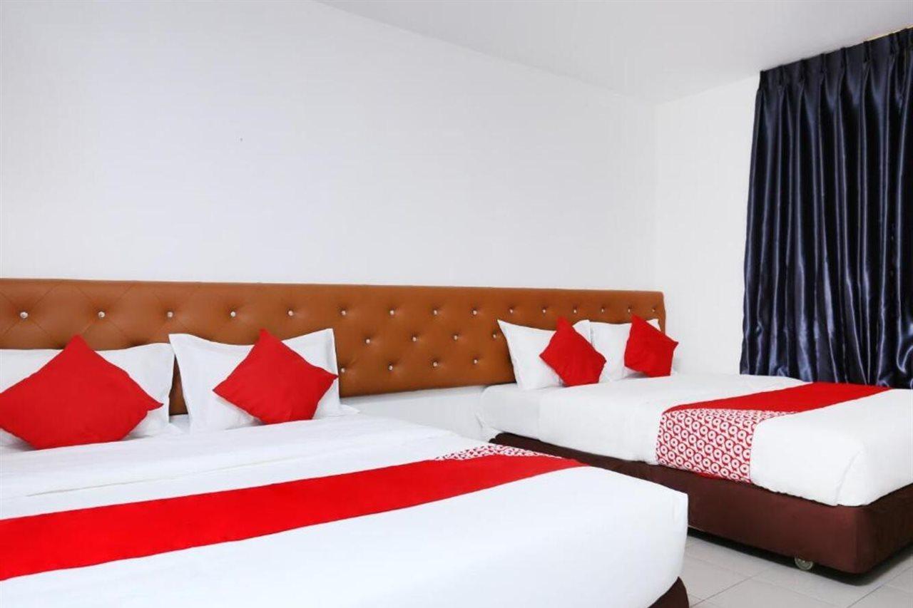 Oyo 89672 Eg Hotel Jj Johor Bahru Extérieur photo