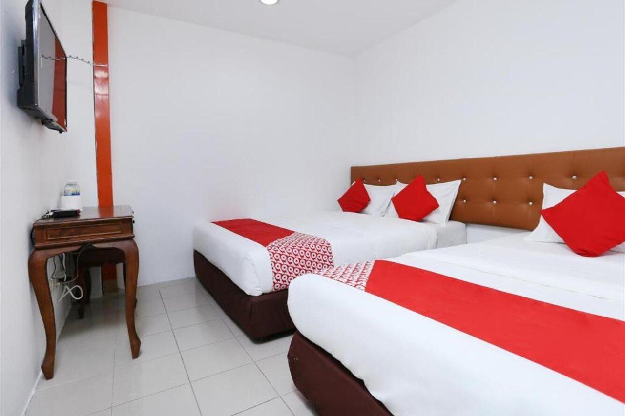 Oyo 89672 Eg Hotel Jj Johor Bahru Extérieur photo