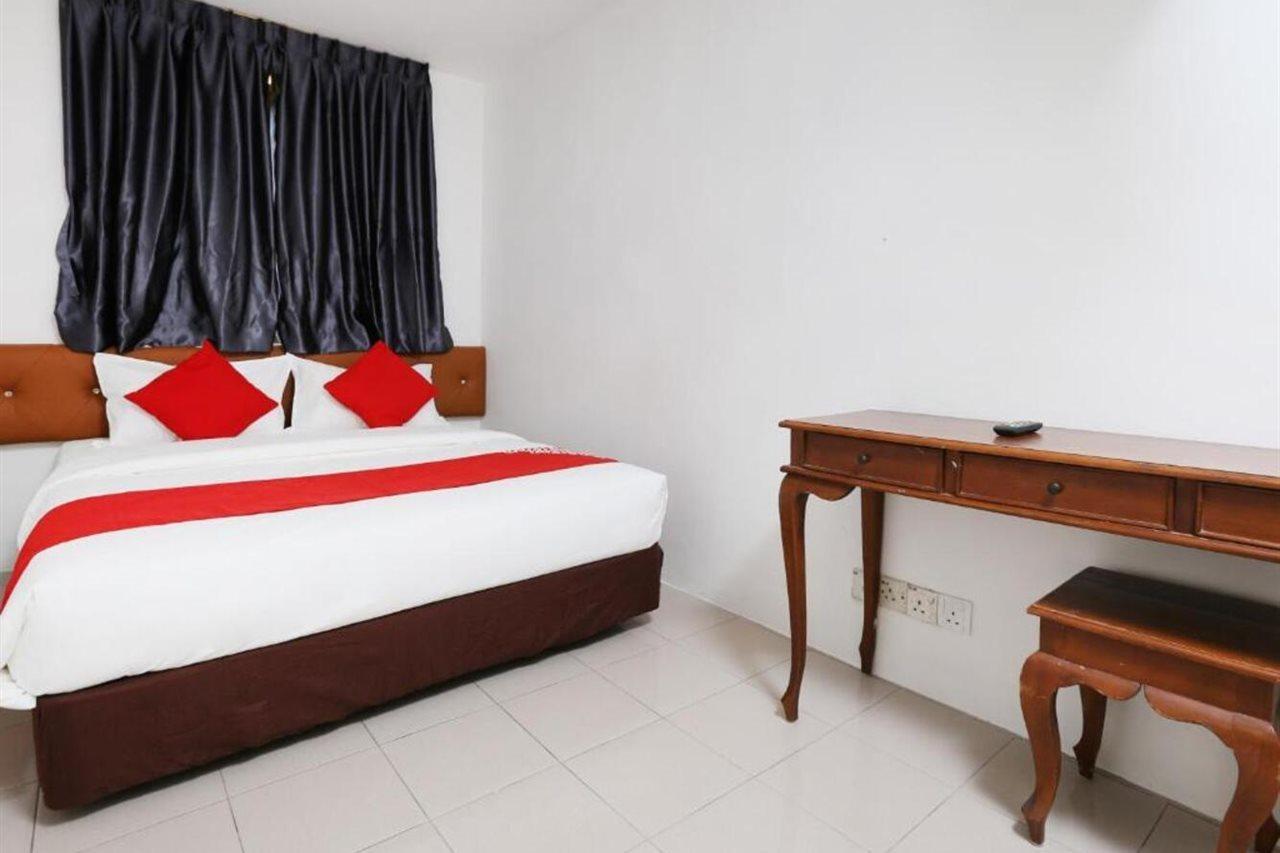 Oyo 89672 Eg Hotel Jj Johor Bahru Extérieur photo